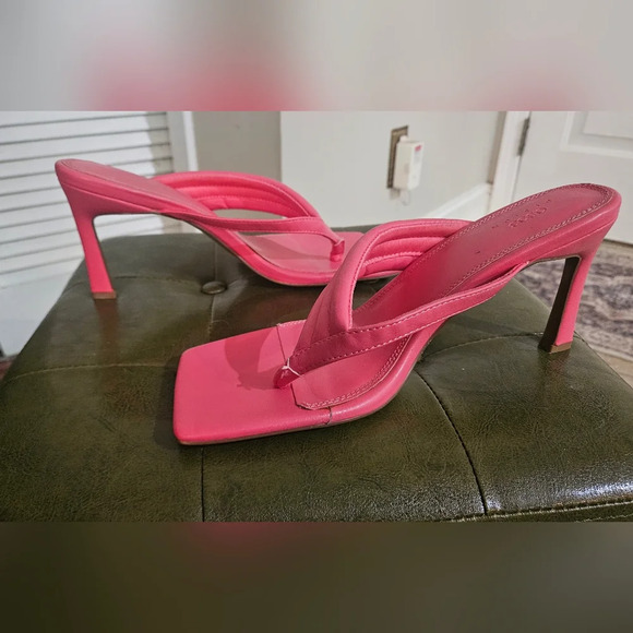 ASOS DESIGN Wide Fit Herring padded Toe Thong Heeled Sabdals. Neon Pink.NWOT - Picture 11 of 16